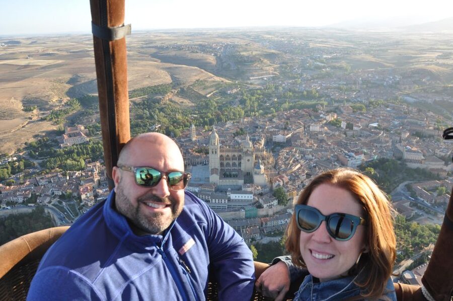 Segovia: Private Balloon Ride for 2 with Cava and Breakfast - The Roman Aqueduct, Cathedral, and Palaces From Above