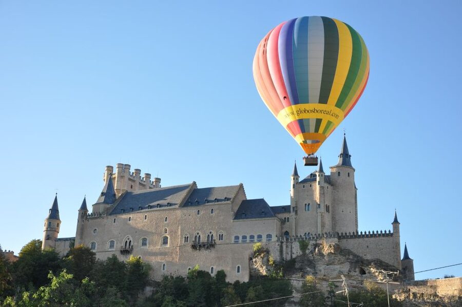 Segovia: Private Balloon Ride for 2 with Cava and Breakfast - Landing, Cava, Breakfast, and the Flight Certificate