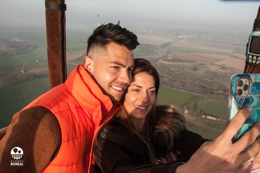 Segovia: Private Balloon Ride for 2 with Cava and Breakfast - Who Will Get the Most From This Flight