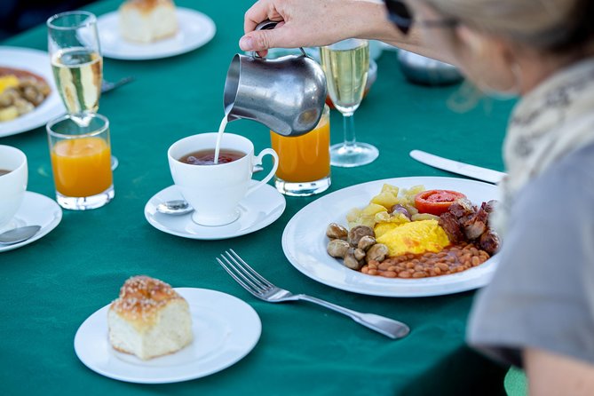 Serengeti Balloon Safari and authentic bush breakfast - How the timing affects your safari day