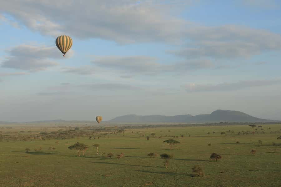 Serengeti National Park: Balloon Safari at Dawn - Watching the balloon take shape