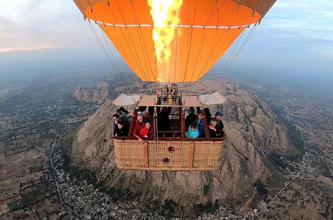 SkyWaltz Hot Air Balloon Safari - The people behind the flight