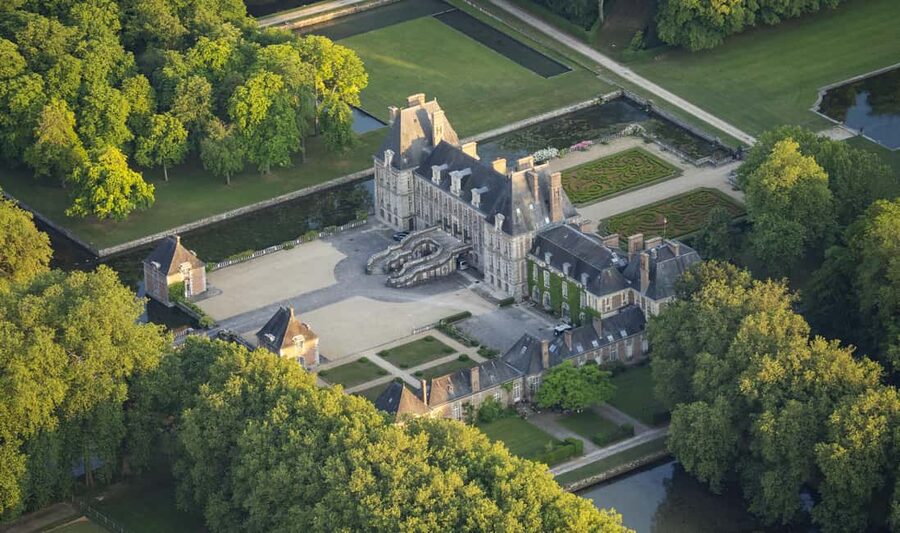 South of Paris: hot air balloon flight - One Hour Above Fields and Tree Lines