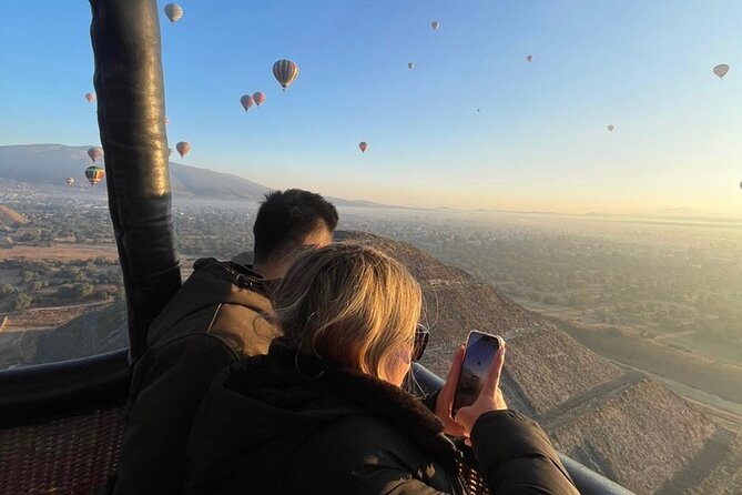 Teotihuacan balloon flight with cave breakfast and CDMX pickup - Key points at a glance