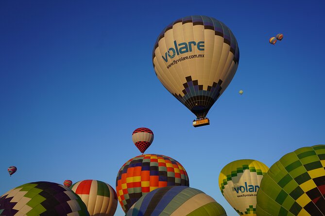 Teotihuacan Hot Air Balloon Flight from Mexico City / Volare - The landing toast and Mexican breakfast