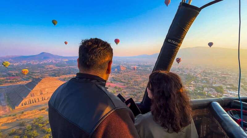 Teotihuacan: Hot Air Balloon Ride with Breakfast & Transport - Starting on Reforma Before Sunrise