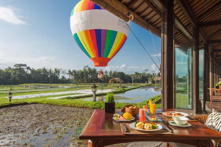 Ubud: Hot Air Balloon Experience - Rising above Tanah Gajah for a few quiet minutes
