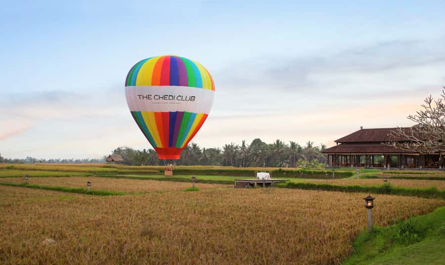 Ubud: Hot Air Balloon Experience - The views depend heavily on weather and light