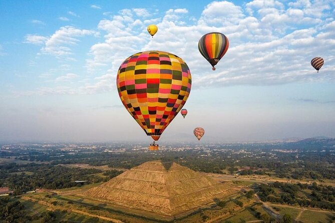 Unforgettable Balloon Flight + Tour of Teotihuacan - Coffee, registration, and the balloon launch