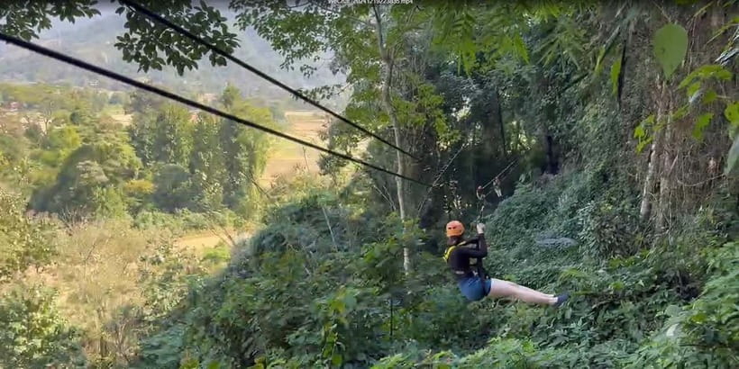 Vang Vieng: Hot Air Balloon,Kayak,Zipline,Blue lagoon1 Tour - Tham Chang Cave adds a wet and physical stop