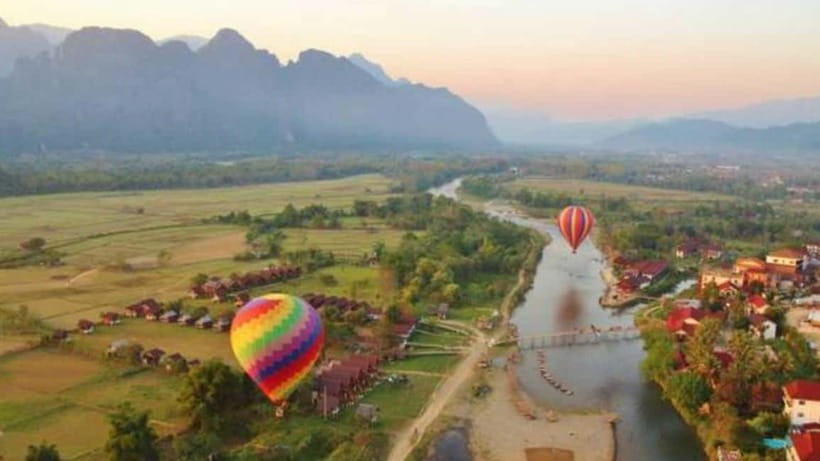 Vang Vieng: Hot Air Balloon Ride with City Hotel Pickup - Sunrise or sunset: choosing the better departure