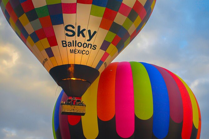 Vuelo amanecer: globo aerostático con Sky Balloons México - Landing, a toast, and the return to the balloon port
