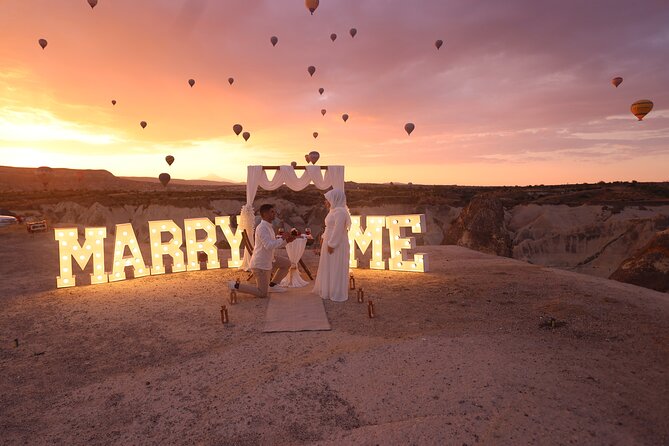 Wedding Proposal and Photoshoot with Hot Air Balloons - What the $187.60 group price really covers