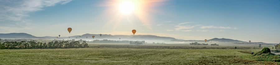 Yarra Valley: Hot Air Balloon Experience with Breakfast - A smooth flight with a capable crew