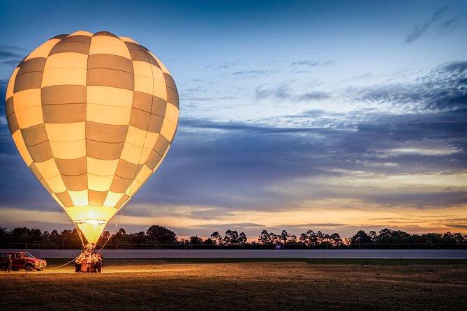 Yarra Valley sunrise balloon flight & champagne breakfast - Sunrise over the Yarra Valley
